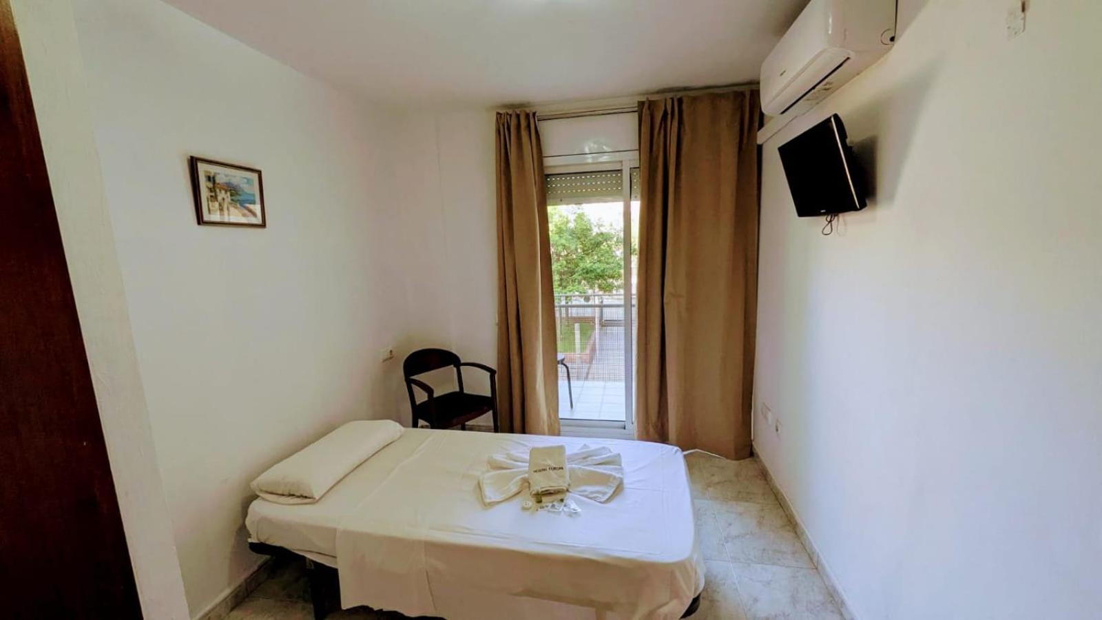 Hostal Europa Таррагона Экстерьер фото